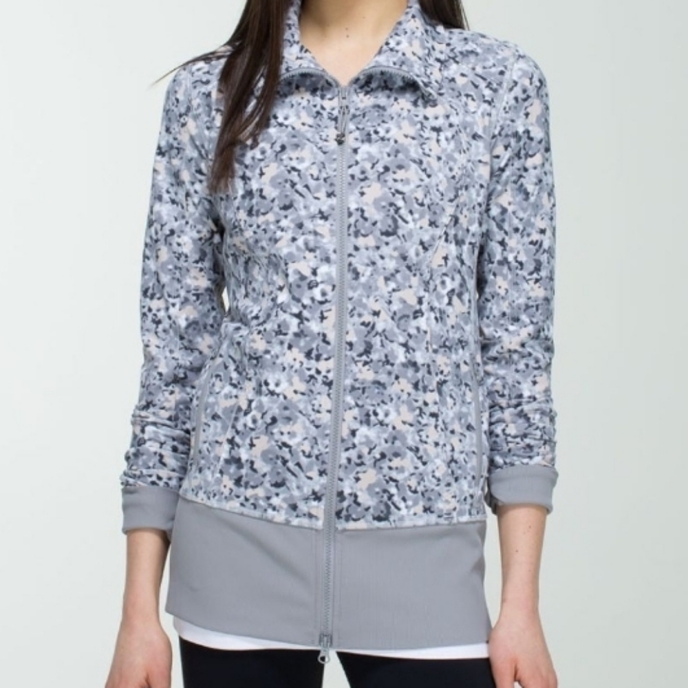 Lululemon Rise‎ & Shine Jacket Size 10 Not so Petite Fleur Silver Spoon Athletic